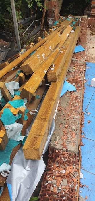 Belki drewniane krokwie