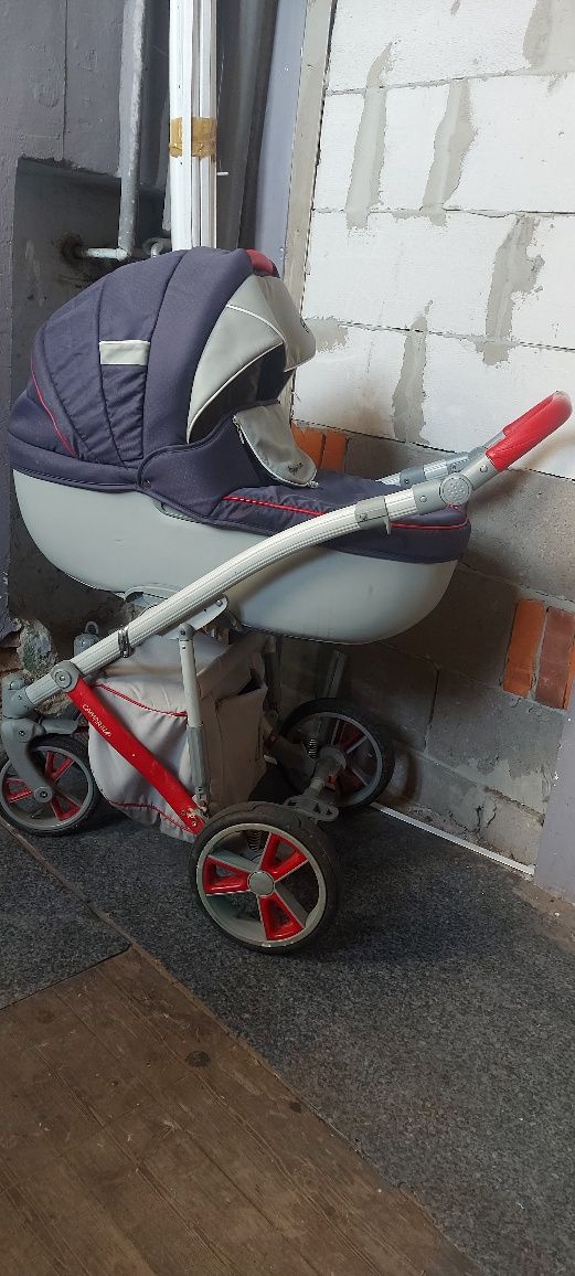 Sprzedam wózek widoczny na zdjęciu Camarelo 2w1