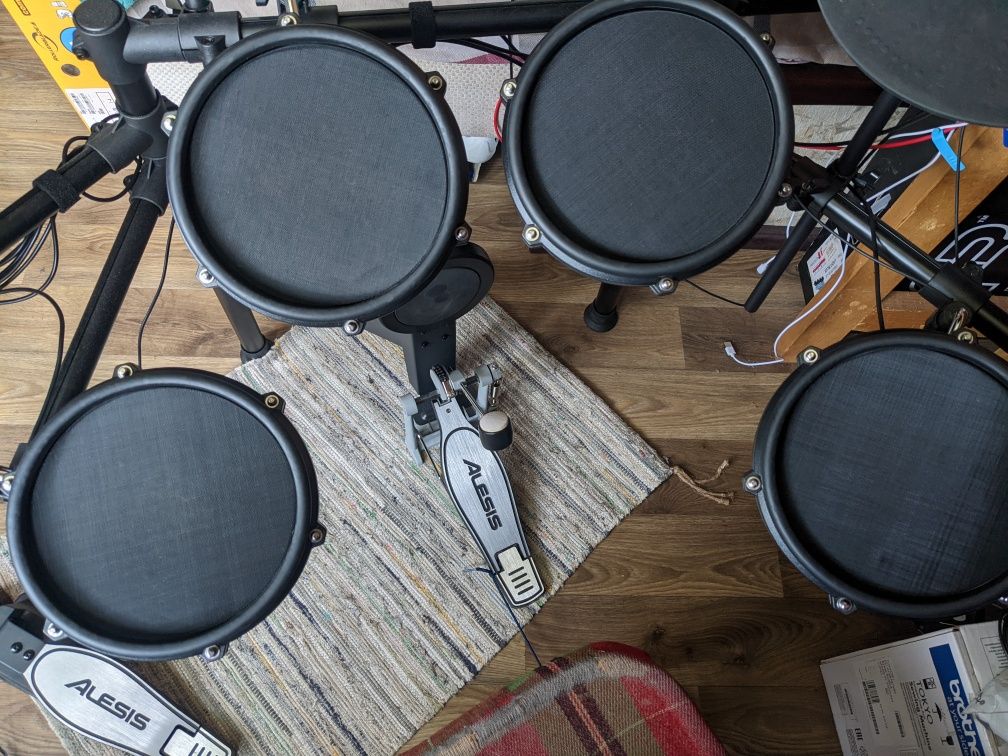 Барабанна установка Alesis Nitro Mesh Kit