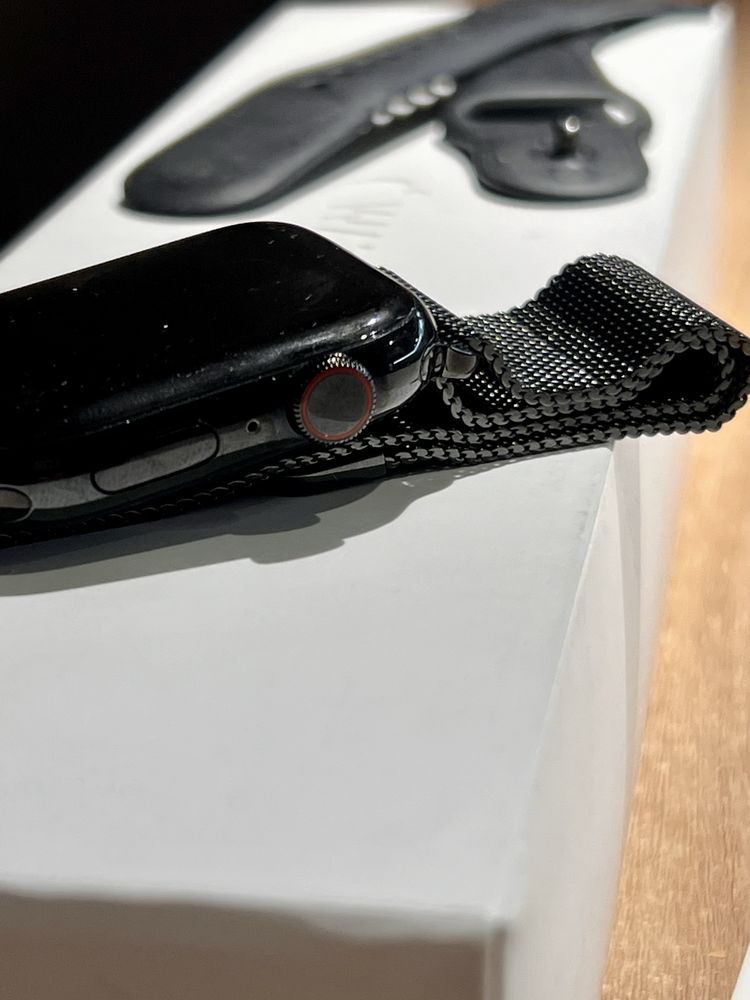 Apple watch series 4 44mm stainless steel Space Black