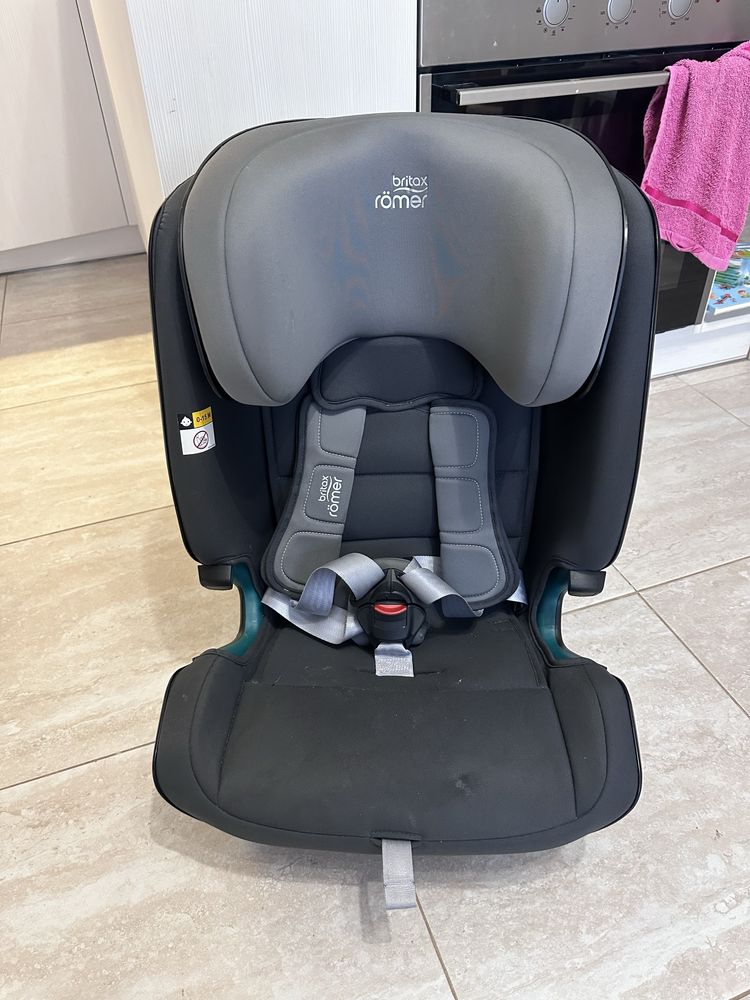 Автокрісло Britax Römer Advansafix M i-Size (Storm Grey)