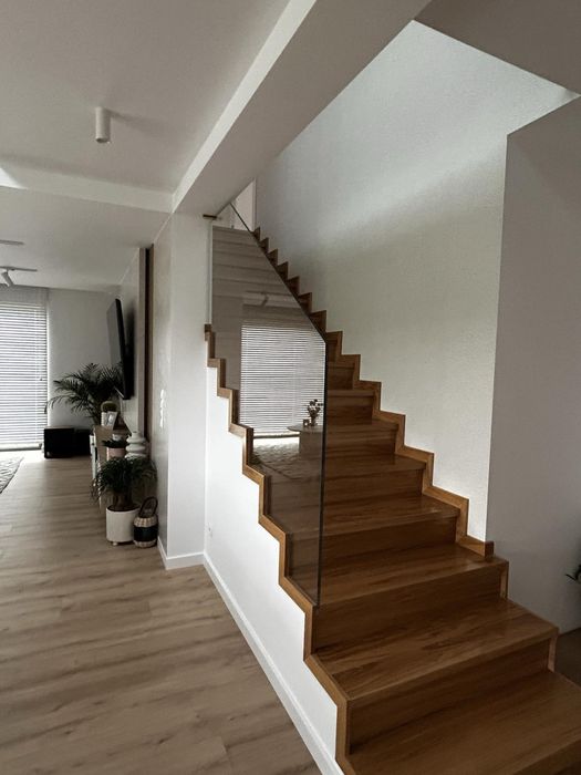 Schody drewniane nakładki Producent dąb jesion buk szybkie terminy