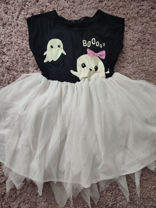 Лот чудових суконь