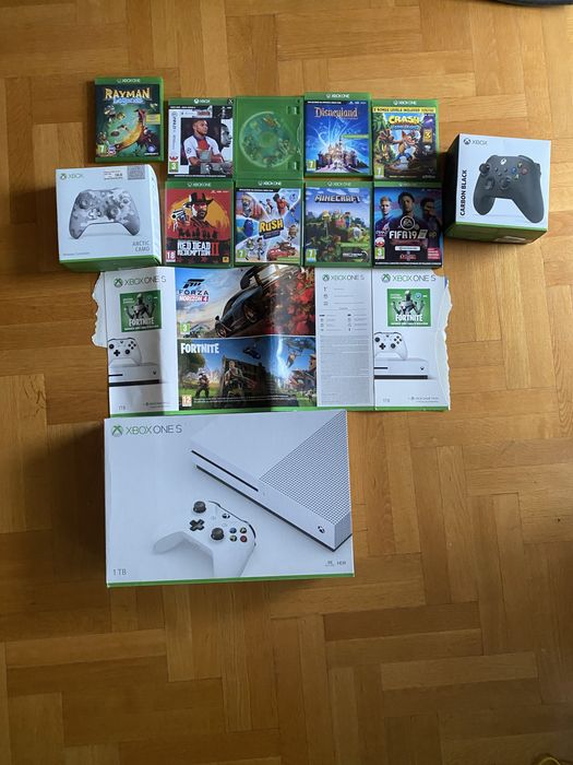 Xbox one S 1 TB, 9/10 gier 2 pady, limitowana edycja