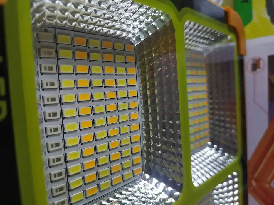 Прожектор- Power Bank світлодіодний із сонячною батареєю 12 000 мА/год