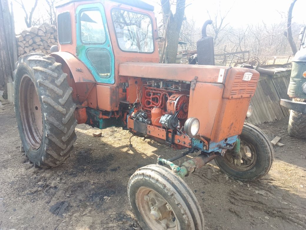 Продам Т-40 в не поганому стані 
Виламаний зуб на третій передачі, інш