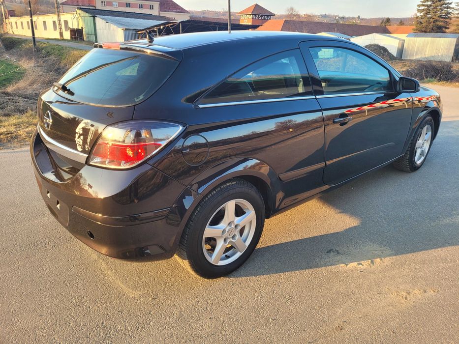 Opel Astra H GTC