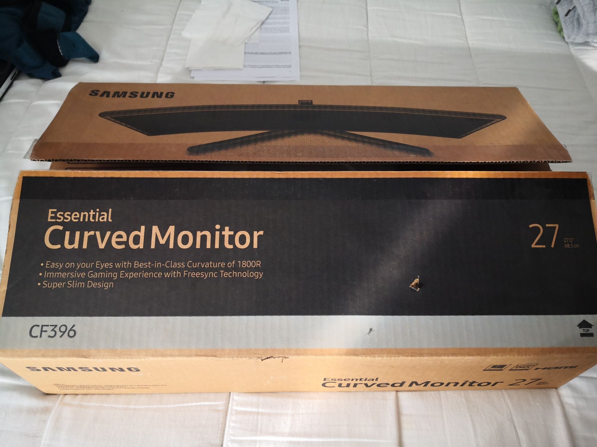 Monitor Curvo SAMSUNG LC27F396FHU 27'' - Full HD