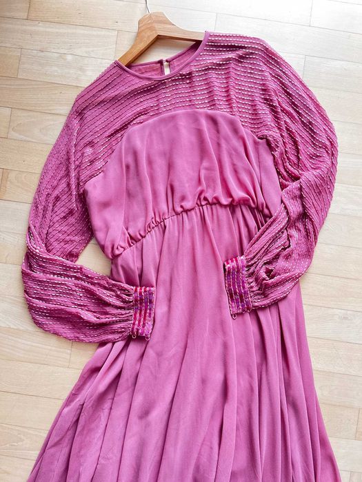 ASOS Design Maternity – Sukienka midi ze zdobieniem na karczku