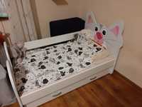 Łóżeczko dziecięce 140x80 wzór kotek z materacem i szufladą.