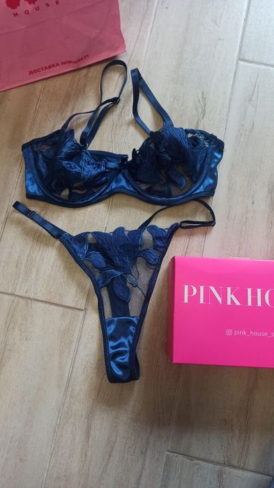 Новий комплект білизни PINK  бікіні і бюстгальтер лівчик розмір С