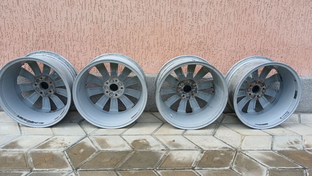 Оригінальні диски титани VW Passat B7 B8 5/112 R17 vag