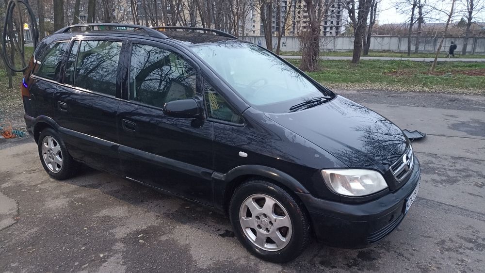 Opel zafira 2,2 dti