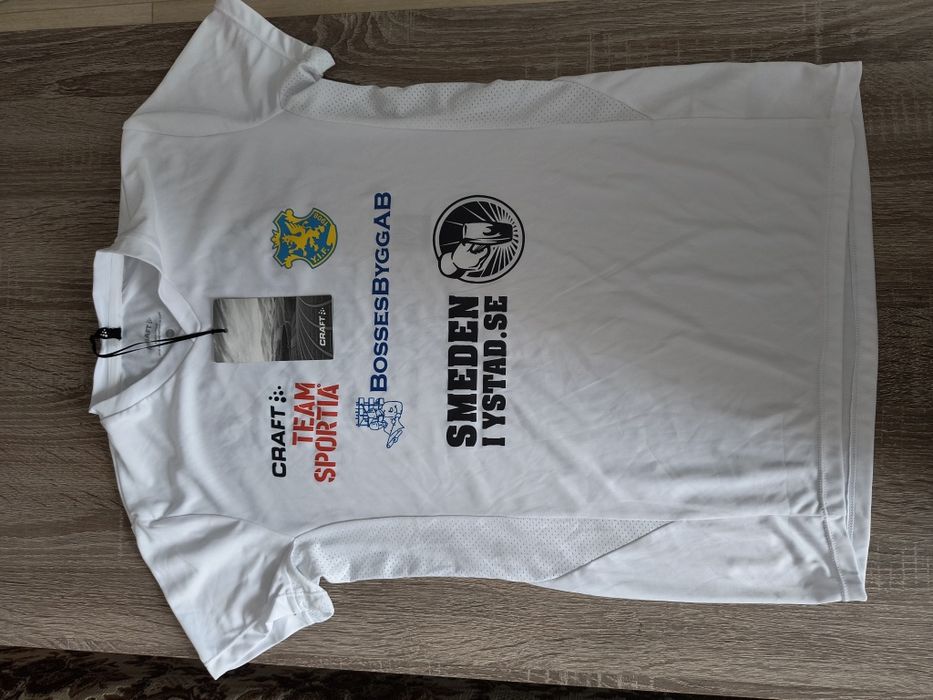 Dziecięca sportowa nowa koszulka