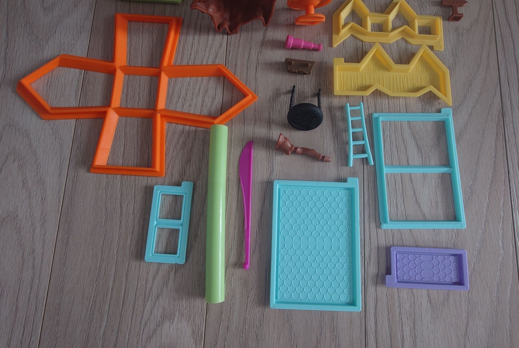 Play-Doh Builder ciastolina Domek na Drzewie E9048