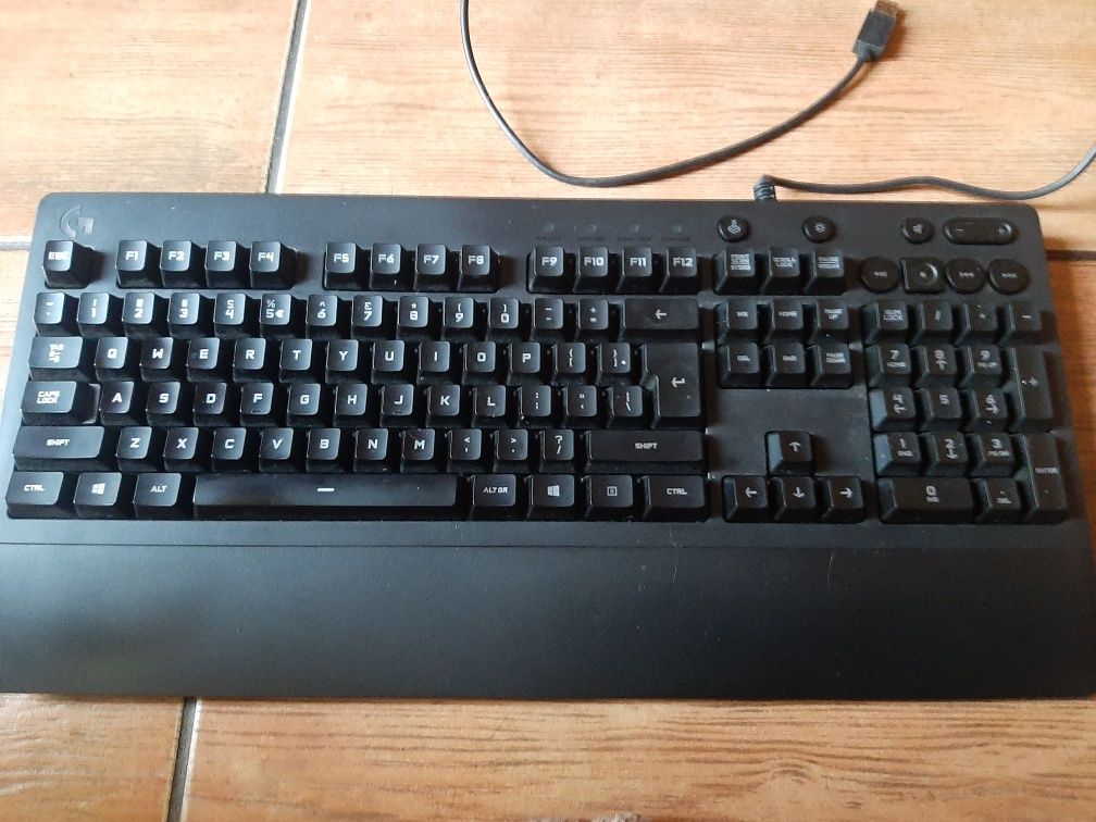 Klawiatura membranowa logitech G213