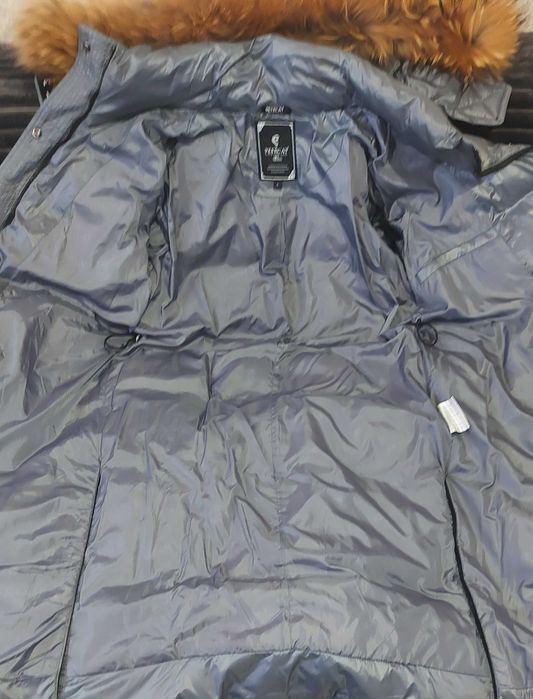 Плащ зимовий з натуральним хутром на капюшоні