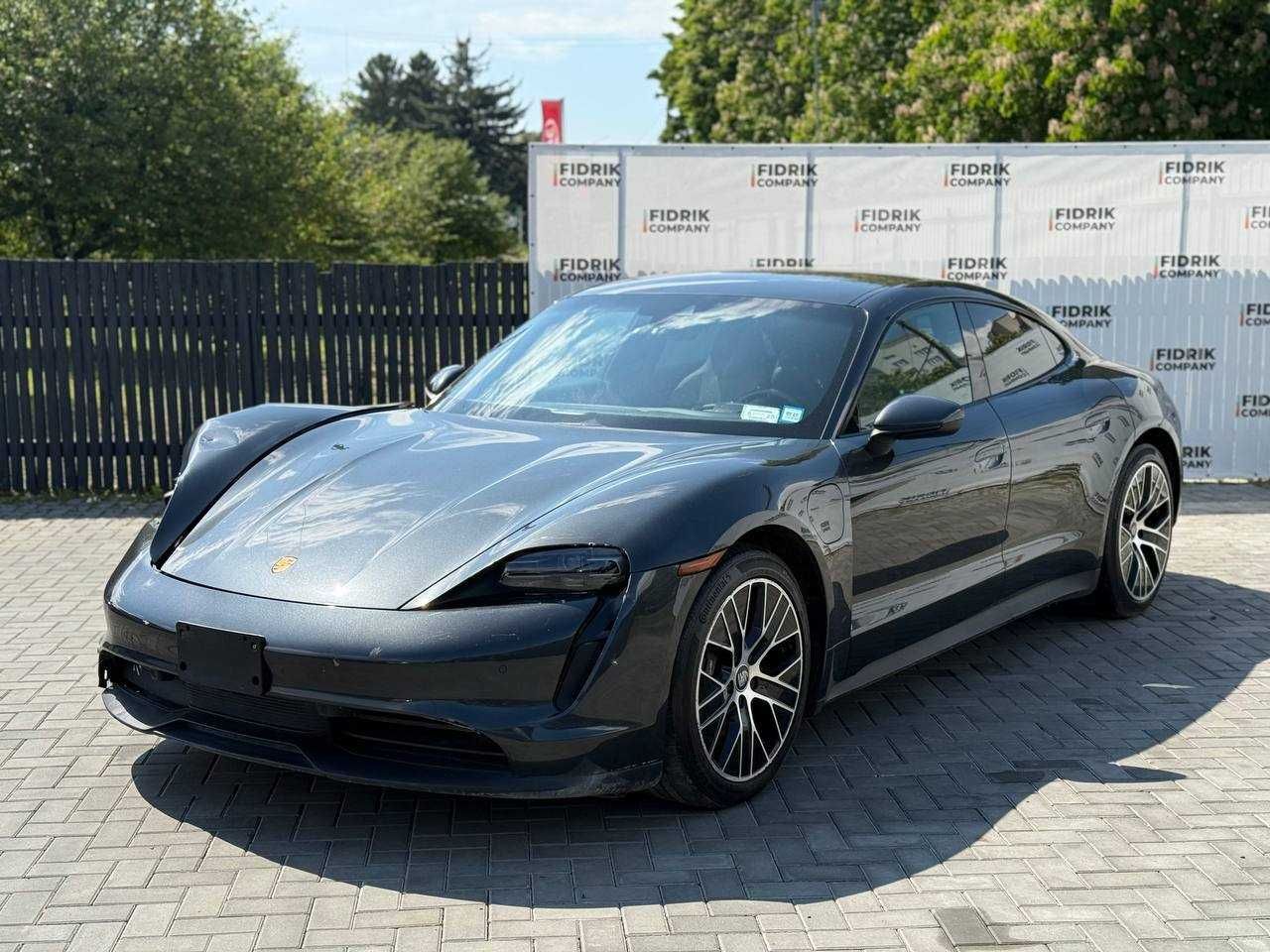 PORSCHE Taycan 2021