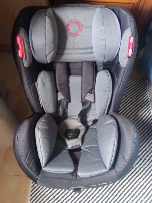 Vendo carrinho e cadeiras auto de bebé