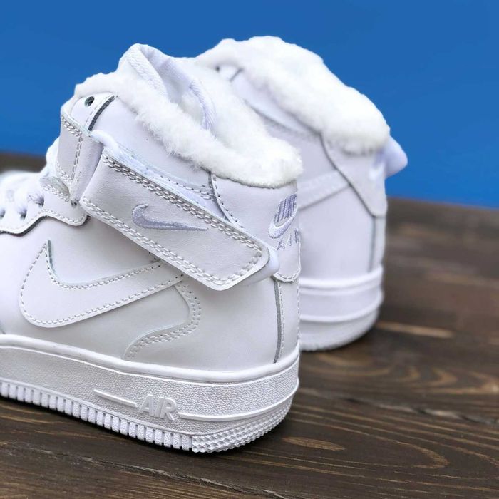 Шкіряні / хутрові кросівки -  Nike Air Force 1
