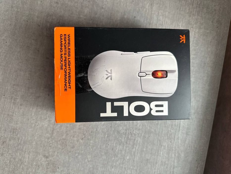 Беспроводная игровая мышь Fnatic Bolt RGB — сенсор PixArt 3370