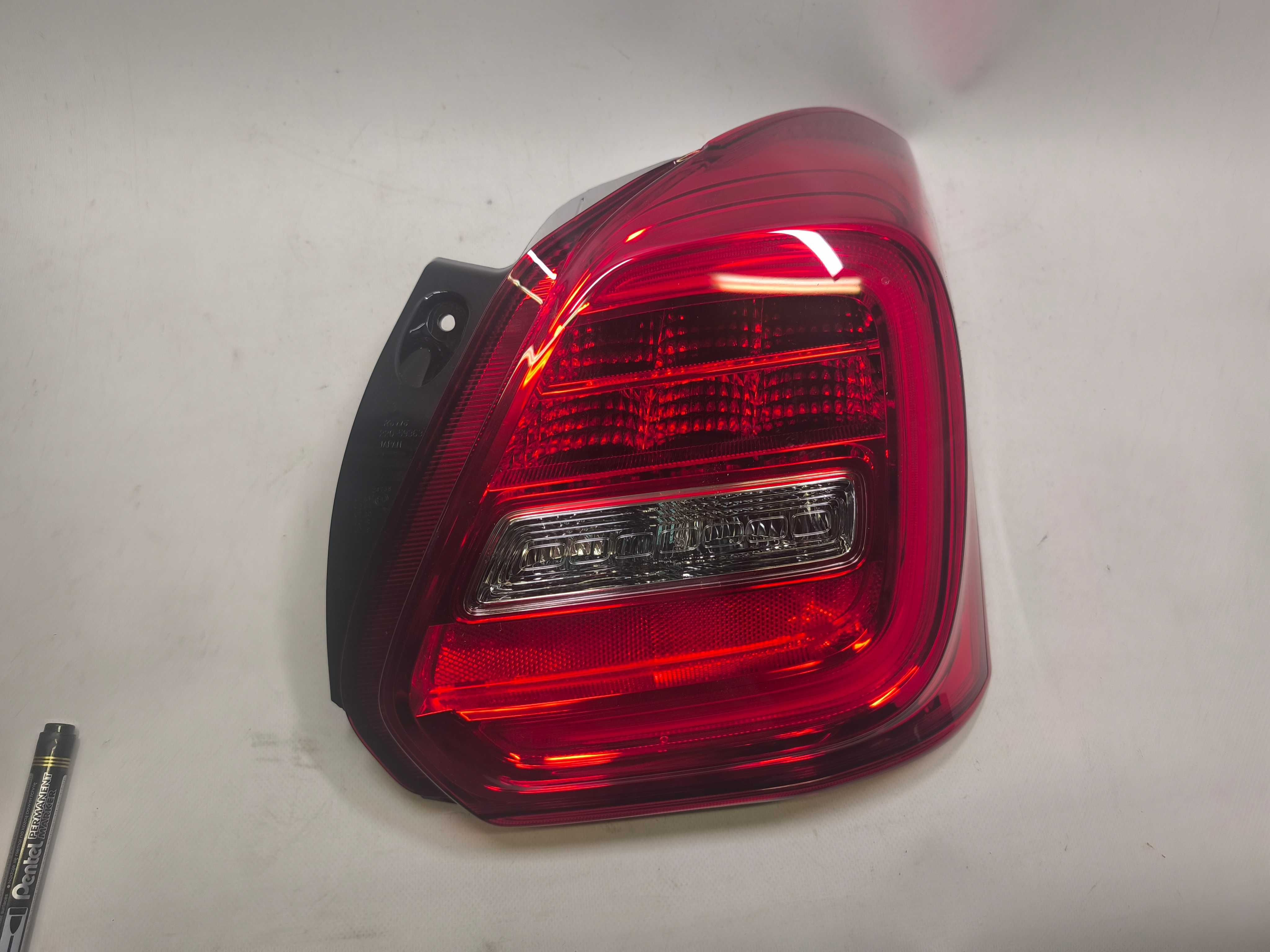 Lampa prawy tył prawa tylna Suzuki Swift MK8 17- oryginał NOWA LED