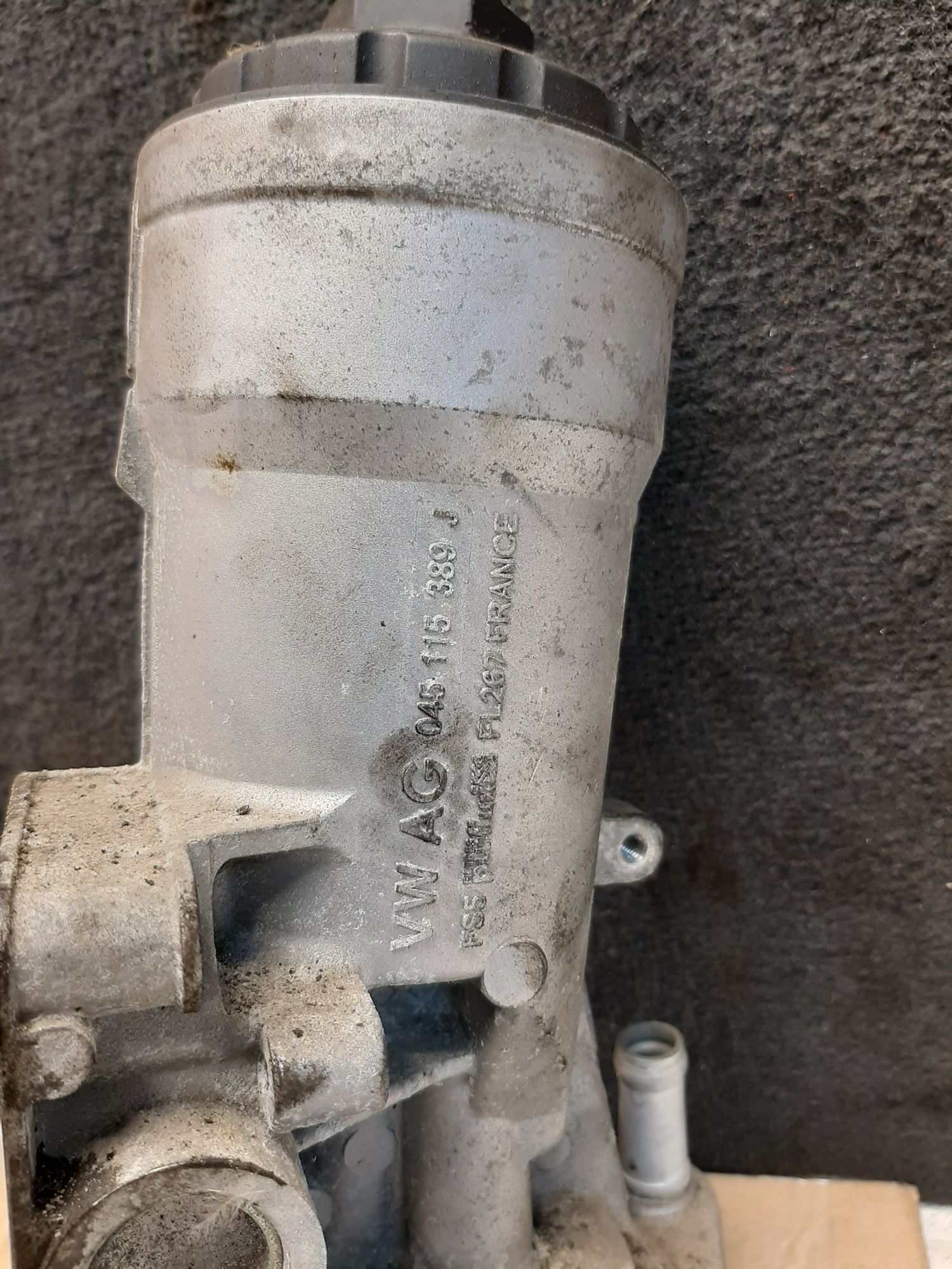 Корпус масляного фільтра VAG 2.0 tdi теплообмінник 045115389J