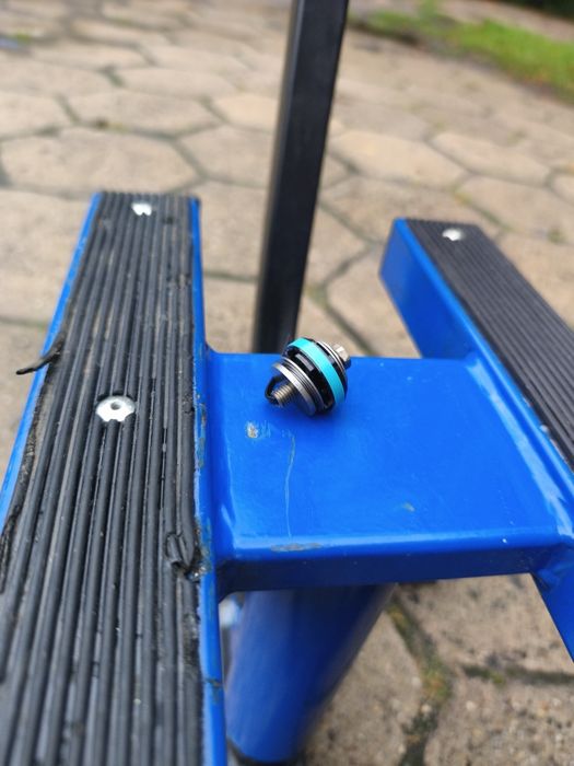 Shimstack z pistonem i ślizgiem Fox dhx2 vvc