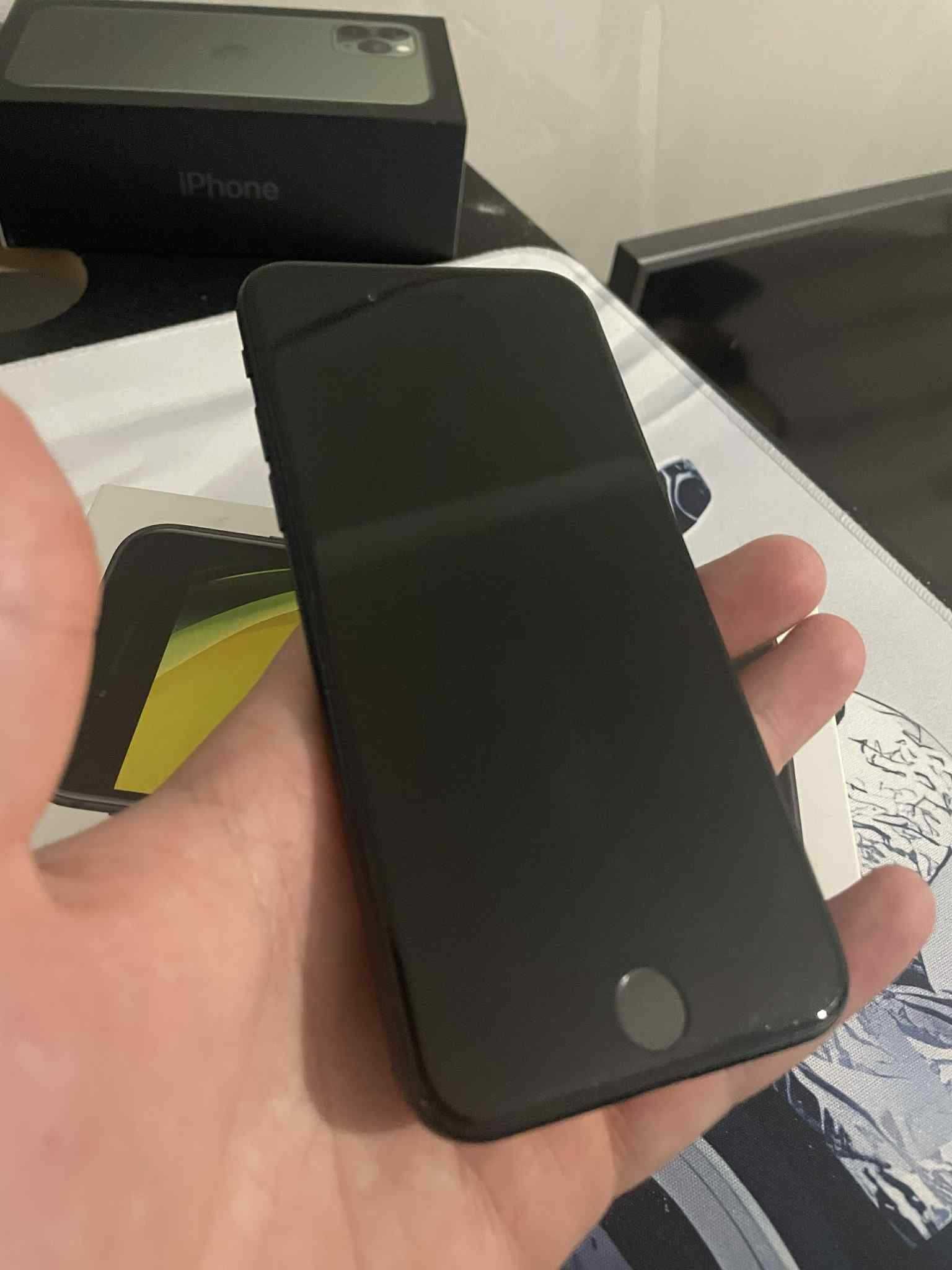 iPhone SE 2020 64GB 1 Właściciel + PUDEŁKO SUPER STAN!