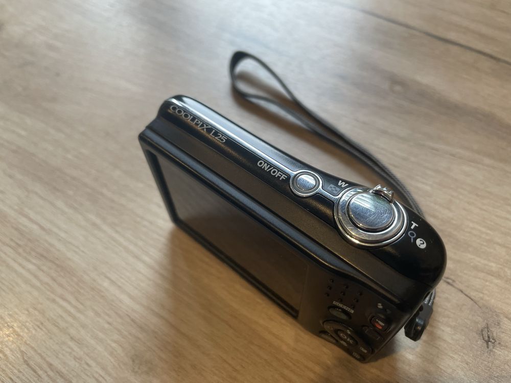 Aparat Cyfrowy Nikon Coolpix L25 10 megapixeli 5 zoom na baterie AA