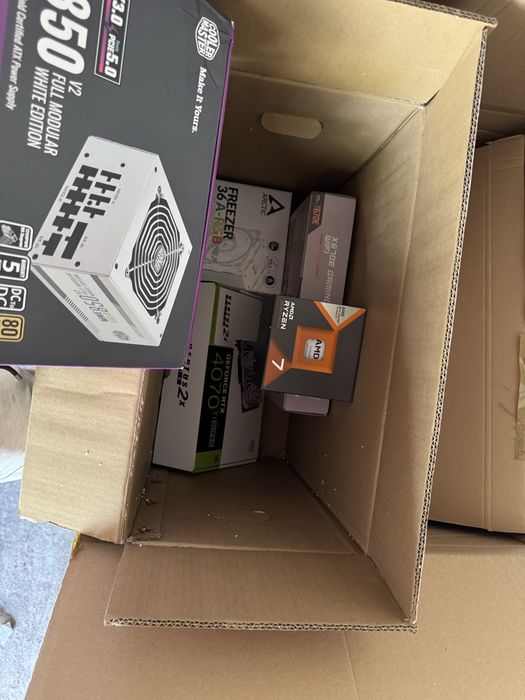 Komputer MAD DOG  R7-7800X3D 32GB ITB RTX4070Ti Super na gwarancji
