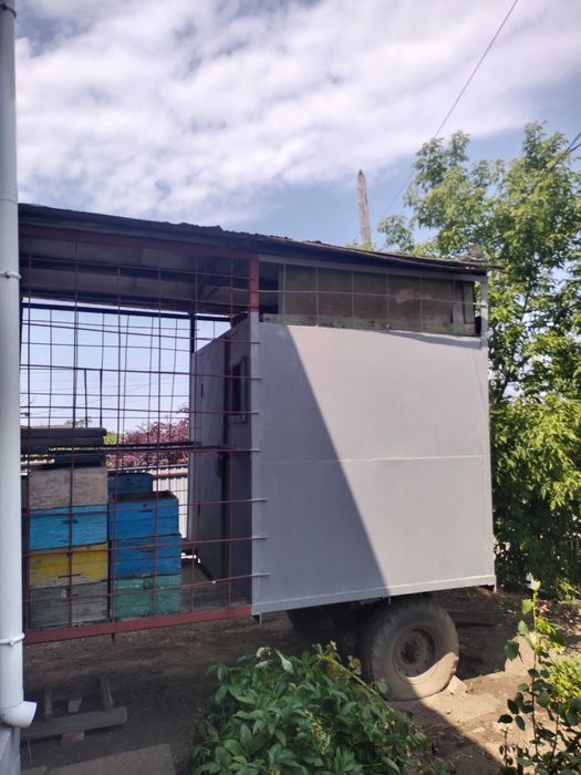 Бджолопавільйон, прицел для бджіл