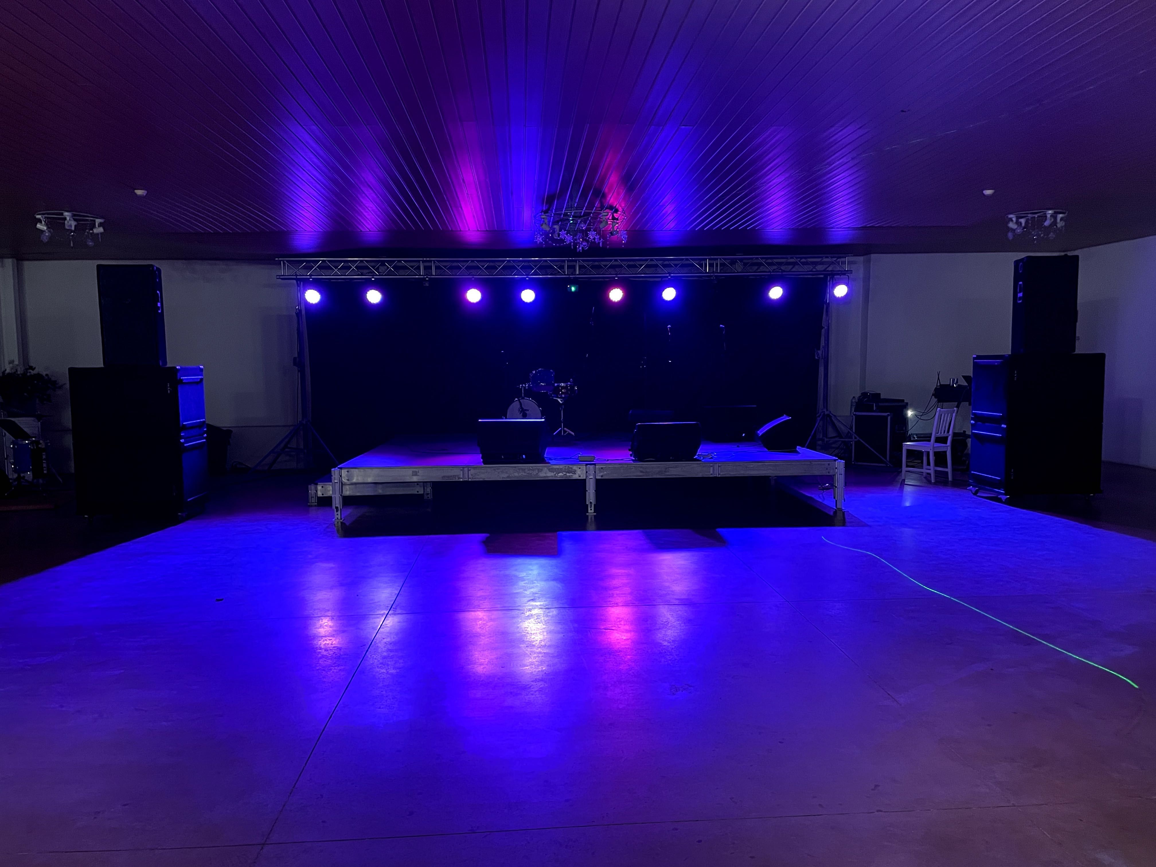 Aluguer profissional de som, luz, videoled e produção de eventos