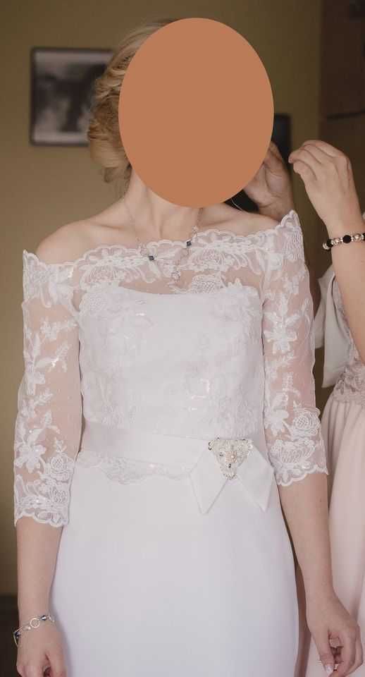 Suknia ślubna „Joaco” firmy Gala, biała, rozmiar 36/38, bez trenu.