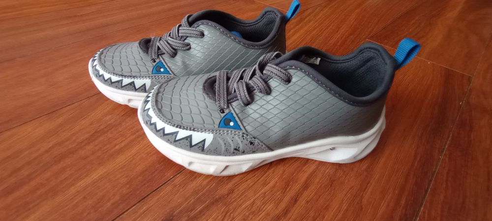 Świecące wsuwane buty Carter's rozmiar 27