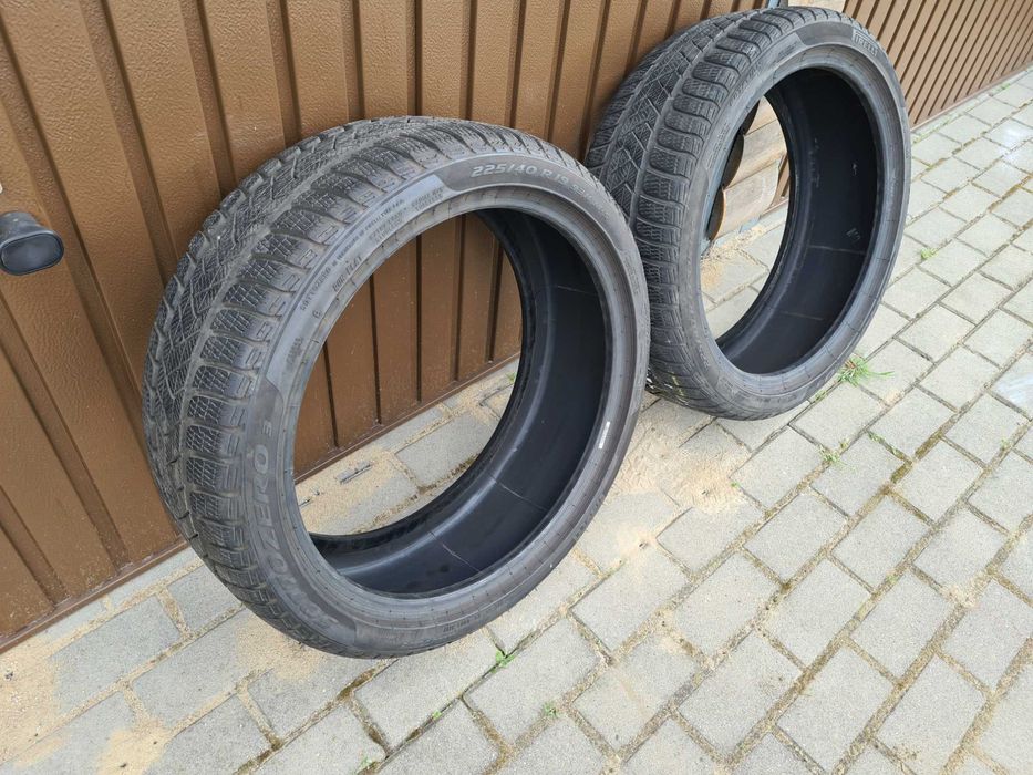 2xopony zimowe premium Pirelli Sottozero 3- 225/40/R19 95Y 2023r 7,4mm