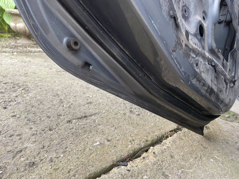 Дерь задняя левая лансер 9