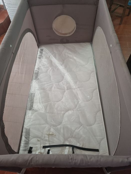 Cama de viagem Chicco com colchão