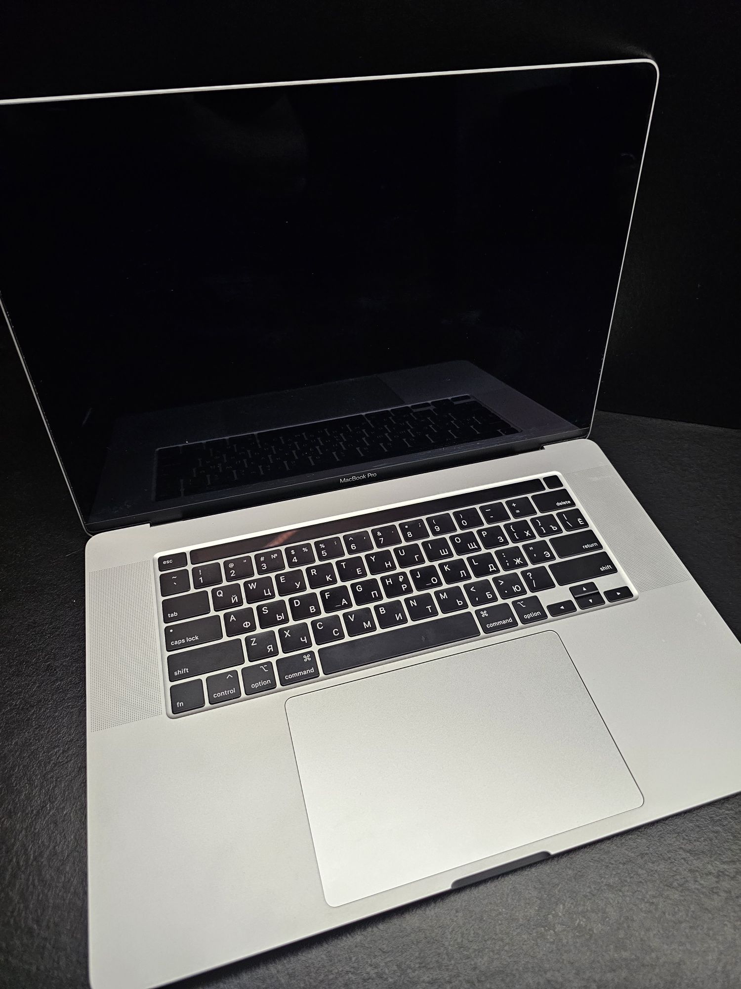 Macbook Pro (16-inch, 2019) core i7 16/512