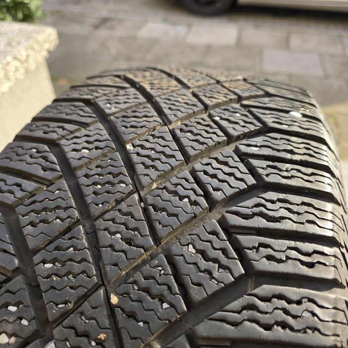 Opony zimowe Continental VikingContact 7 235/55R19