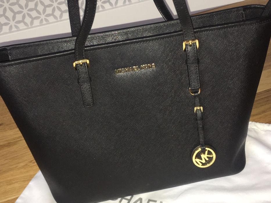 Michael KORS Jet Set Travel czarna roz średni