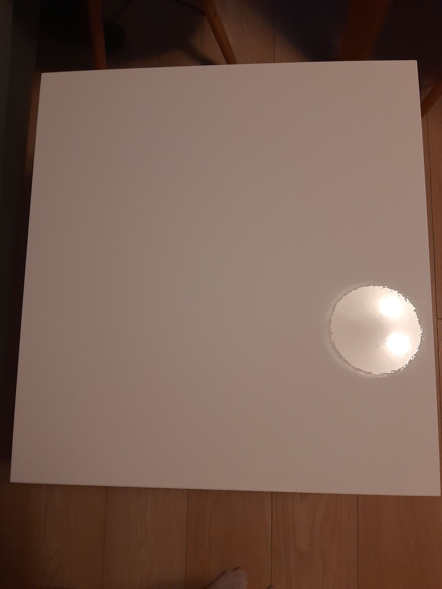 Ikea besta fronty