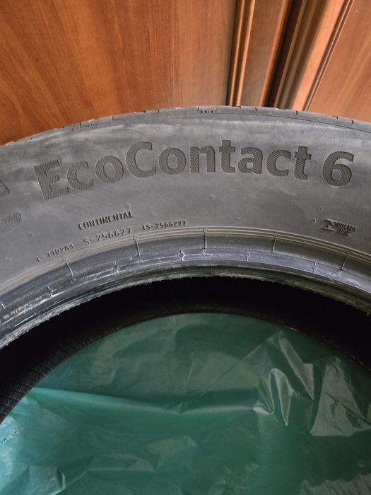 Continental Ecocontact 6 215/60 R17 komplet.