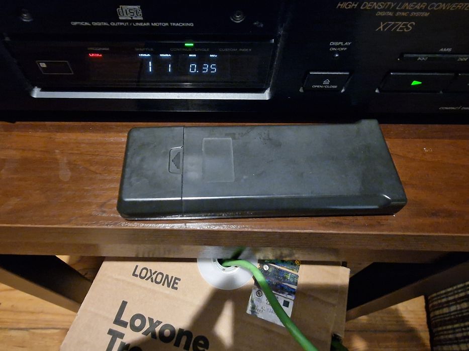 Sony CDP X77ES z oryginalnym pilotem bardzo ładny stan