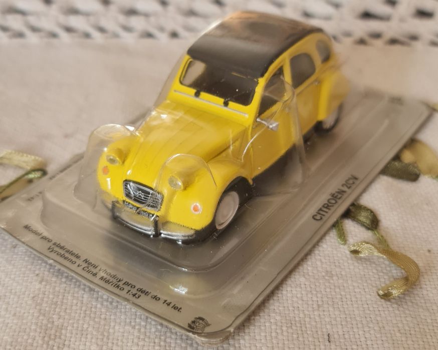 Kultowe auta PRL Wydawnictwo Deagostini Citroen 2CV Model z gazetką