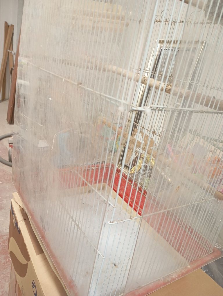 Gaiola grande para pássaros com acessórios