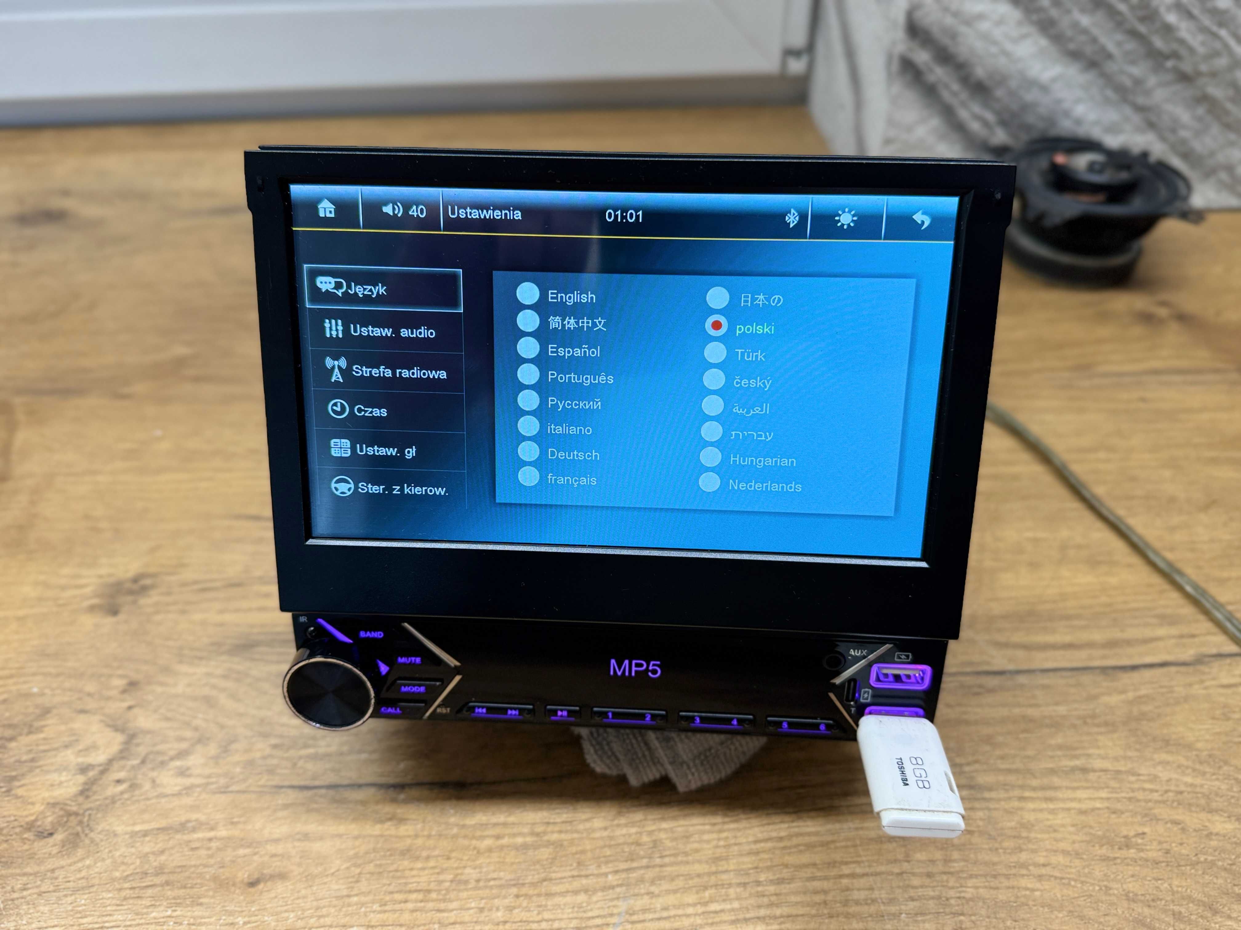radio samochodowe z wysuwanym ekranem,usb,bluetooth