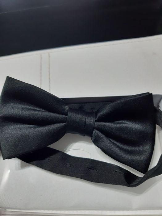 Sprzedam  satynową Muszkę