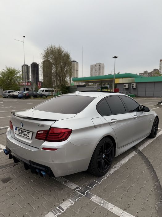 Продам БМВ Ф10, орігінальний м-пакет