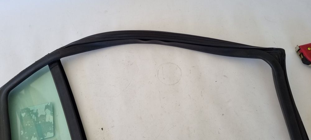 Szyba drzwi uszczelka lewy tyl chrysler 200 sebring 10-14 nowa orygina